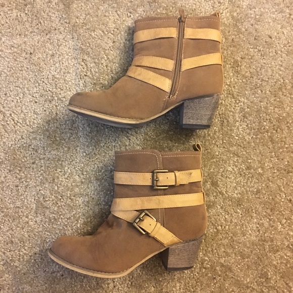 JustFab Justina Strappy Boots - Picture 3 of 8